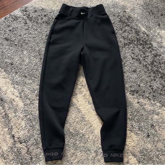 Nike Pro Joggers - Picture 1 of 3